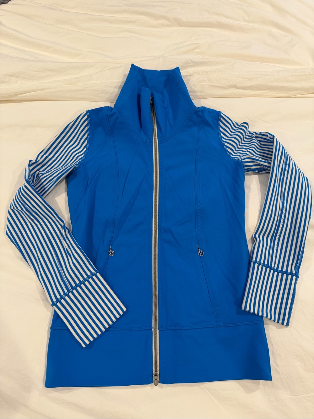 Lululemon size 6 hull zip jacket